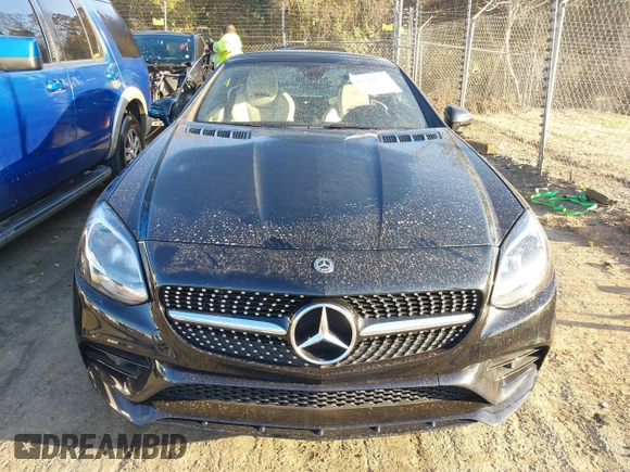 2019 Mercedes-Benz SLC 300 z VIN WDDPK3JA1KF160119, wystawiony jako IAAI lot #41744155 z przebiegiem Nie podano mil oraz . Historia ofert i sprzedaży dostępna na DreamBid. Obrazek 6.