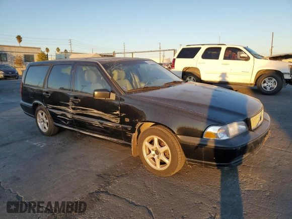 2000 Volvo V70 with VIN YV1LW61J7Y2652291, listed as a Copart auction lot 80141284 with 191,636 mi miles and Salvage Title. Bid and sale history available at carsss.com. Image 4.