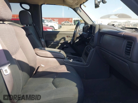2004 Chevrolet Avalanche with VIN 3GNEC12T94G262585, listed as a IAAI auction lot 41994258 with 174,707 mi miles and . Bid and sale history available at DreamBid. Image 5.