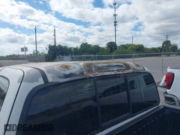 2000 Toyota Tundra Limited with VIN 5TBBT4816YS085075, listed as a IAAI auction lot 41413494 with 66,293 mi miles and . Bid and sale history available at DreamBid. Image 16.