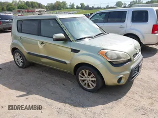 2013 Kia Soul + z VIN KNDJT2A6XD7486937, wystawiony jako IAAI lot #42087302 z przebiegiem 296 951 mil mil oraz . Historia ofert i sprzedaży dostępna na DreamBid. Obrazek 1.