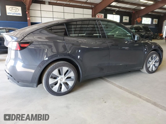 2024 Tesla Model Y Long Range z VIN 7SAYGDEE2RA246928, wystawiony jako Copart lot #60996035 z przebiegiem 19 266 mil mil oraz Szkoda całkowita • Salvage title. Historia ofert i sprzedaży dostępna na DreamBid. Obrazek 3.