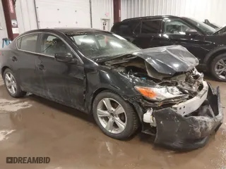2014 Acura ILX with VIN 19VDE1F34EE009141, listed as a IAAI auction lot 41565607 with 130,029 mi miles. Bid and sale history available at carsss.com. Image 1.