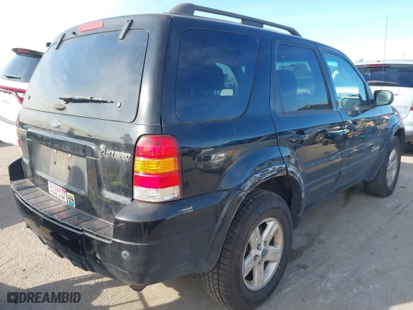 2007 Ford Escape Hybrid with VIN 1FMCU59H77KB97749, listed as a IAAI auction lot 41403183 with 1 mi miles. Bid and sale history available at carsss.com. Image 4.