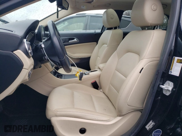 2015 Mercedes-Benz GLA 250 z VIN WDCTG4GBXFJ140500, wystawiony jako Copart lot #50986415 z przebiegiem 132 777 mil mil oraz Nie do naprawy • Non repairable. Historia ofert i sprzedaży dostępna na DreamBid. Obrazek 7.