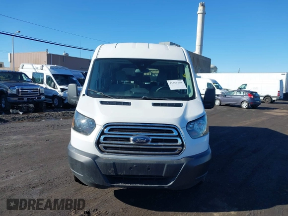 2018 Ford Transit Passenger XL z VIN 1FBZX2CM8JKA52497, wystawiony jako IAAI lot #41553720 z przebiegiem 81 714 mil mil oraz . Historia ofert i sprzedaży dostępna na DreamBid. Obrazek 6.