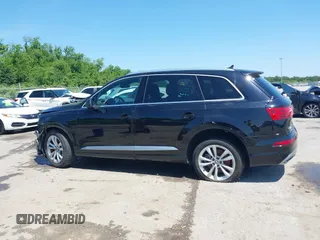 2019 Audi Q7 Premium Plus z VIN WA1LAAF75KD012980, wystawiony jako IAAI lot #42205106 z przebiegiem Nie podano mil oraz . Historia ofert i sprzedaży dostępna na DreamBid. Obrazek 13.