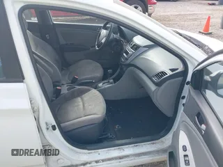 2016 Hyundai Accent SE z VIN KMHCT4AE7GU076917, wystawiony jako IAAI lot #42425890 z przebiegiem 136 031 mil mil oraz . Historia ofert i sprzedaży dostępna na DreamBid. Obrazek 5.