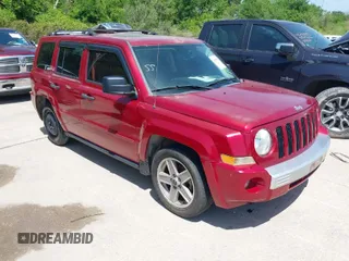 2007 Jeep Patriot Limited z VIN 1J8FF48WX7D316980, wystawiony jako IAAI lot #42004984 z przebiegiem 154 500 mil mil oraz . Historia ofert i sprzedaży dostępna na DreamBid. Obrazek 1.