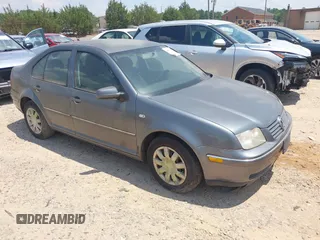 2004 Volkswagen Jetta GL z VIN 3VWRK69M94M041835, wystawiony jako IAAI lot #42688188 z przebiegiem 223 220 mil mil oraz . Historia ofert i sprzedaży dostępna na DreamBid. Obrazek 1.