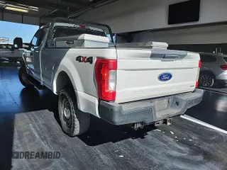 2018 Ford F-250 XL z VIN 1FT7X2B64JEB43318, wystawiony jako IAAI lot #42879295 z przebiegiem 215 145 mil mil oraz . Historia ofert i sprzedaży dostępna na DreamBid. Obrazek 25.