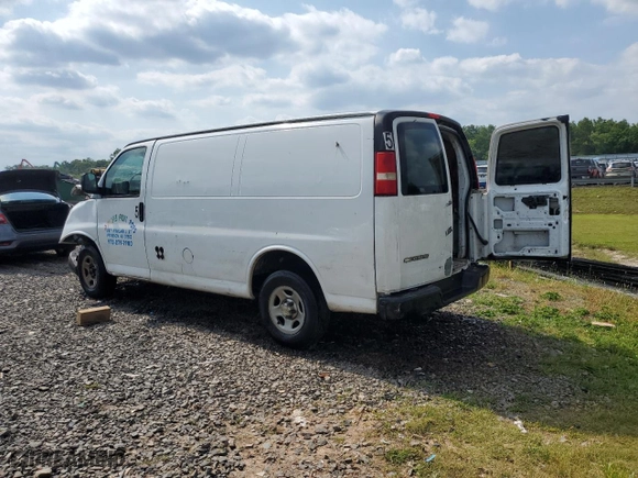 2007 Chevrolet Express Cargo Van with VIN 1GCFG15X971101110, listed as a Copart auction lot 58901194 with 0 mi miles and Salvage Title. Bid and sale history available at carsss.com. Image 2.