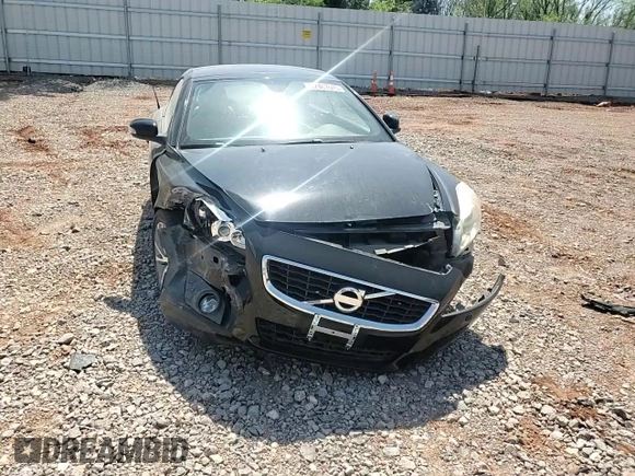 2011 Volvo C70 z VIN YV1672MC0BJ107689, wystawiony jako Copart lot #52407445 z przebiegiem Nie podano mil oraz Szkoda całkowita • Salvage title. Historia ofert i sprzedaży dostępna na DreamBid. Obrazek 11.