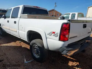 2004 Chevrolet Silverado 2500HD LT3 with VIN 1GCHK23G74F114579, listed as a IAAI auction lot 41794758 with 184,369 mi miles. Bid and sale history available at carsss.com. Image 3.