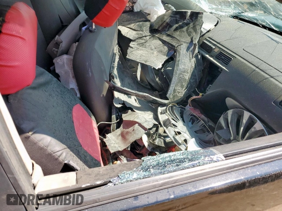 2007 Ford Focus S with VIN 1FAFP31NX7W130558, listed as a Copart auction lot 58385805 with Not provided miles and Non repairable. Bid and sale history available at DreamBid. Image 12.