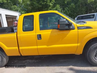 2015 Ford F-250 XLT z VIN 1FT7X2A68FEB98170, wystawiony jako IAAI lot #42524870 z przebiegiem 178 474 mil mil oraz . Historia ofert i sprzedaży dostępna na DreamBid. Obrazek 13.