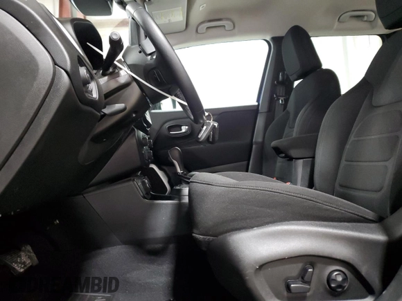 2020 Jeep Renegade Altitude with VIN ZACNJBBB4LPL73485, listed as a Copart auction lot 83314814 with 8,394 mi miles and Clean title. Bid and sale history available at DreamBid. Image 7.