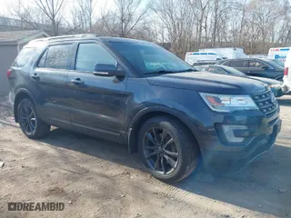 2017 Ford Explorer XLT with VIN 1FM5K8D85HGB46116, listed as a IAAI auction lot 41896489 with 127,615 mi miles. Bid and sale history available at carsss.com. Image 1.