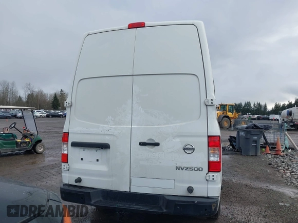 2021 Nissan NV Cargo SV z VIN 1N6BF0LY8MN803945, wystawiony jako IAAI lot #41459255 z przebiegiem 70 324 mil mil oraz . Historia ofert i sprzedaży dostępna na DreamBid. Obrazek 17.