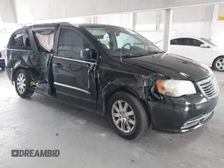 2014 Chrysler Town & Country Touring z VIN 2C4RC1BG5ER157809, wystawiony jako IAAI lot #42329715 z przebiegiem 146 073 mil mil oraz . Historia ofert i sprzedaży dostępna na DreamBid. Obrazek 1.