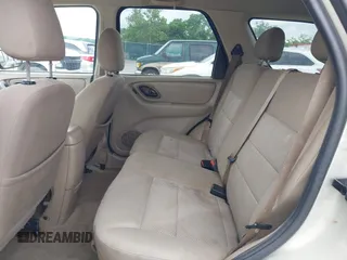 2006 Ford Escape XLT с VIN 1FMYU03146KB11557, выставлен на аукционе IAAI как лот 42433122 с пробегом 127 080 миль миль и . История ставок и продаж доступна на DreamBid. Изображение 8.