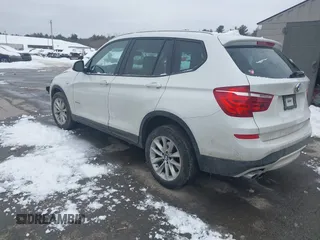 2017 BMW X3 xDrive28i z VIN 5UXWX9C38H0W76528, wystawiony jako IAAI lot #41543645 z przebiegiem 76 108 mil mil oraz . Historia ofert i sprzedaży dostępna na DreamBid. Obrazek 3.
