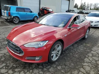 2013 Tesla Model S with VIN 5YJSA1DN2DFP28279, listed as a Copart auction lot 49976355 with 155,775 mi miles and Clean Title. Bid and sale history available at carsss.com. Image 1.