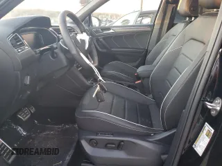 2023 Volkswagen Tiguan SEL R-Line z VIN 3VV4B7AX4PM125222, wystawiony jako Copart lot #79661984 z przebiegiem 9 024 mil mil oraz Szkoda całkowita • Salvage title. Historia ofert i sprzedaży dostępna na DreamBid. Obrazek 7.