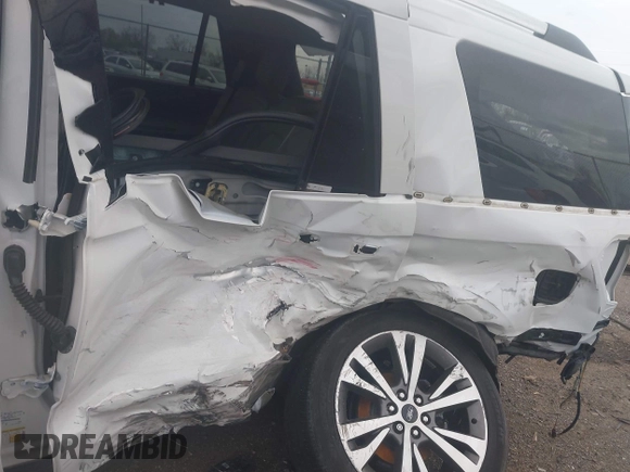 2020 Ford Expedition Limited с VIN 1FMJU2AT6LEA43192, выставлен на аукционе IAAI как лот 42075226 с пробегом Не указан миль и . История ставок и продаж доступна на DreamBid. Изображение 6.