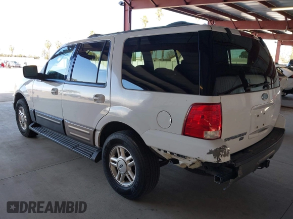 2004 Ford Expedition Special Service with VIN 1FMRU15W04LA07318, listed as a IAAI auction lot 41735520 with 231,051 mi miles. Bid and sale history available at carsss.com. Image 3.