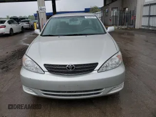 2004 Toyota Camry LE z VIN 4T1BE32K34U919799, wystawiony jako Copart lot #56546535 z przebiegiem 75 033 mil mil oraz Szkoda całkowita • Salvage title. Historia ofert i sprzedaży dostępna na DreamBid. Obrazek 5.