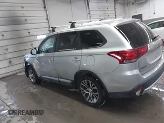 2018 Mitsubishi Outlander ES z VIN JA4AD2A30JZ011486, wystawiony jako IAAI lot #41247304 z przebiegiem 118 248 mil mil oraz . Historia ofert i sprzedaży dostępna na DreamBid. Obrazek 14.