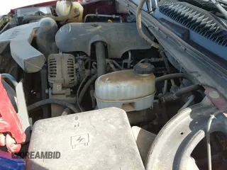 2005 Chevrolet Suburban Z71 z VIN 3GNFK16Z45G197250, wystawiony jako IAAI lot #42191641 z przebiegiem 226 774 mil mil oraz . Historia ofert i sprzedaży dostępna na DreamBid. Obrazek 19.