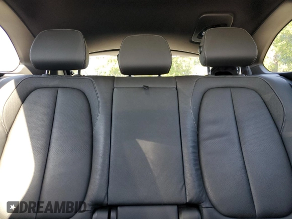 2021 BMW X1 sDrive28i z VIN WBXJG7C06M5U15436, wystawiony jako Copart lot #52382635 z przebiegiem 57 917 mil mil oraz Szkody całkowita. Historia ofert i sprzedaży dostępna na DreamBid. Obrazek 10.