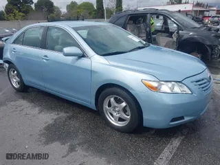 2007 Toyota Camry LE with VIN 4T1BK46K17U559350, listed as a IAAI auction lot 41766333 with 77,043 mi miles. Bid and sale history available at carsss.com. Image 1.