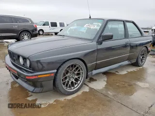 1991 BMW M3 z VIN WBSAK0310MAE34501, wystawiony jako Copart lot #45642275 z przebiegiem 129 936 mil mil oraz Tytuł czysty. Historia ofert i sprzedaży dostępna na DreamBid. Obrazek 1.