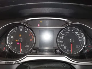 2013 Audi A4 Premium z VIN WAUBFAFLXDN033270, wystawiony jako IAAI lot #41608616 z przebiegiem 159 242 mil mil oraz . Historia ofert i sprzedaży dostępna na DreamBid. Obrazek 7.