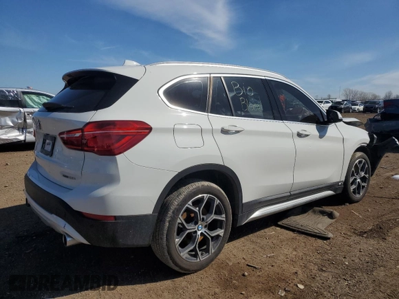 2021 BMW X1 xDrive28i z VIN WBXJG9C02M5S18999, wystawiony jako Copart lot #50194425 z przebiegiem 62 355 mil mil oraz Szkoda całkowita • Salvage title. Historia ofert i sprzedaży dostępna na DreamBid. Obrazek 3.