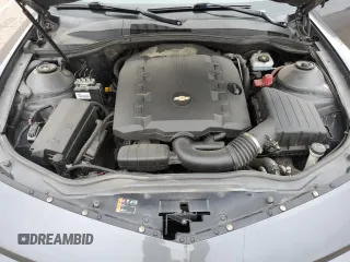 2010 Chevrolet Camaro 2LT z VIN 2G1FC1EV0A9165381, wystawiony jako Copart lot #60524125 z przebiegiem 223 056 mil mil oraz Szkoda całkowita • Salvage title. Historia ofert i sprzedaży dostępna na DreamBid. Obrazek 11.
