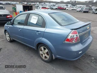2007 Chevrolet Aveo LT z VIN KL1TG56627B046162, wystawiony jako IAAI lot #42065922 z przebiegiem 116 359 mil mil oraz . Historia ofert i sprzedaży dostępna na DreamBid. Obrazek 3.