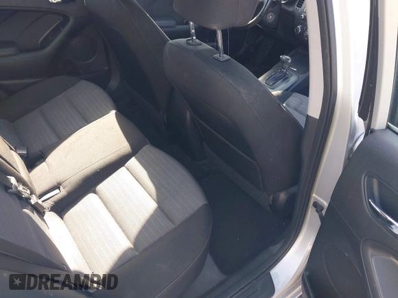 2016 Kia Forte EX with VIN KNAFX5A89G5627605, listed as a IAAI auction lot 42022725 with 87,712 mi miles and . Bid and sale history available at carsss.com. Image 8.