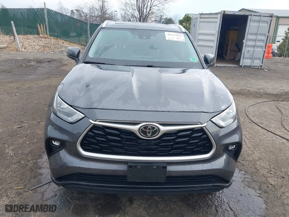 2020 Toyota Highlander XLE with VIN 5TDGZRBH1LS032856, listed as a IAAI auction lot 41675955 with 19,210 mi miles. Bid and sale history available at carsss.com. Image 12.