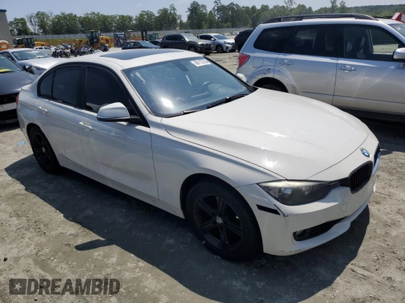 2014 BMW 3 Series 328i z VIN WBA3A5C58EF605710, wystawiony jako Copart lot #60112705 z przebiegiem Nie podano mil oraz Szkoda całkowita • Salvage title. Historia ofert i sprzedaży dostępna na DreamBid. Obrazek 4.