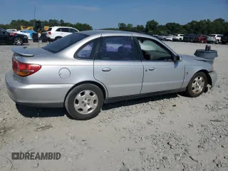 2002 Saturn LS z VIN 1G8JW54RX2Y510735, wystawiony jako Copart lot #67517484 z przebiegiem 272 600 mil mil oraz Szkody całkowita. Historia ofert i sprzedaży dostępna na DreamBid. Obrazek 3.