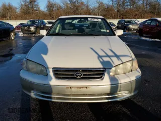 2001 Toyota Camry CE with VIN JT2BG22K310571331, listed as a Copart auction lot 44842295 with 132,839 mi miles and Clean Title. Bid and sale history available at carsss.com. Image 5.