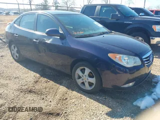 2010 Hyundai Elantra GLS z VIN KMHDU4ADXAU995987, wystawiony jako IAAI lot #41258036 z przebiegiem 276 565 mil mil oraz . Historia ofert i sprzedaży dostępna na DreamBid. Obrazek 1.