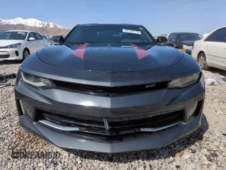 2017 Chevrolet Camaro 2LT z VIN 1G1FC1RS4H0110131, wystawiony jako Copart lot #52154175 z przebiegiem 95 384 mil mil oraz Szkoda całkowita • Salvage title. Historia ofert i sprzedaży dostępna na DreamBid. Obrazek 5.