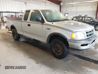 1997 Ford F-150 XL с VIN 1FTDX1863VKB10077, выставлен на аукционе IAAI как лот 42605282 с пробегом 151 064 миль миль и . История ставок и продаж доступна на DreamBid. Изображение 1.