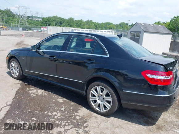 2012 Mercedes-Benz E 350 Luxury z VIN WDDHF8JB5CA629709, wystawiony jako IAAI lot #42502808 z przebiegiem 109 527 mil mil oraz . Historia ofert i sprzedaży dostępna na DreamBid. Obrazek 3.