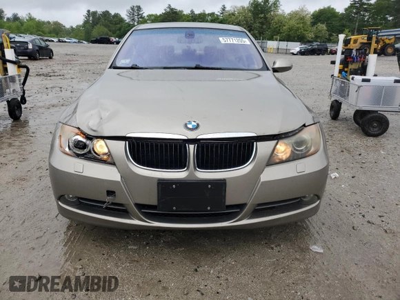 2008 BMW 3 Series 328xi z VIN WBAVC93578K056457, wystawiony jako Copart lot #57771205 z przebiegiem 172 843 mil mil oraz Czysty tytuł • Clean title. Historia ofert i sprzedaży dostępna na DreamBid. Obrazek 5.